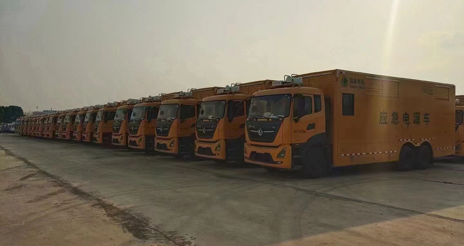 東風(fēng)天龍后雙橋800KW電源車(chē)